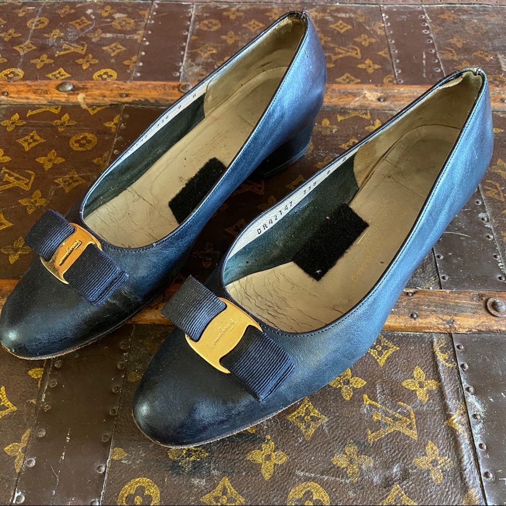 Salvatore Ferragamo Navy Blue Pumps